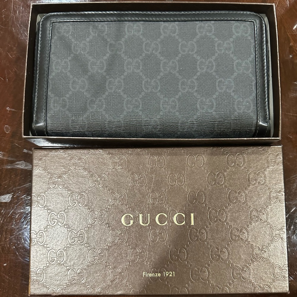Gucci Wallet Women's Long GG Supreme 322147 Black Round
